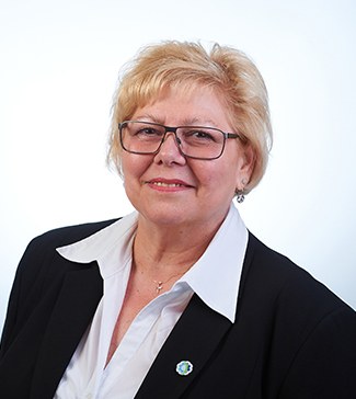 Ingeborg Aumüller - Expertin für Risikoabsicherung